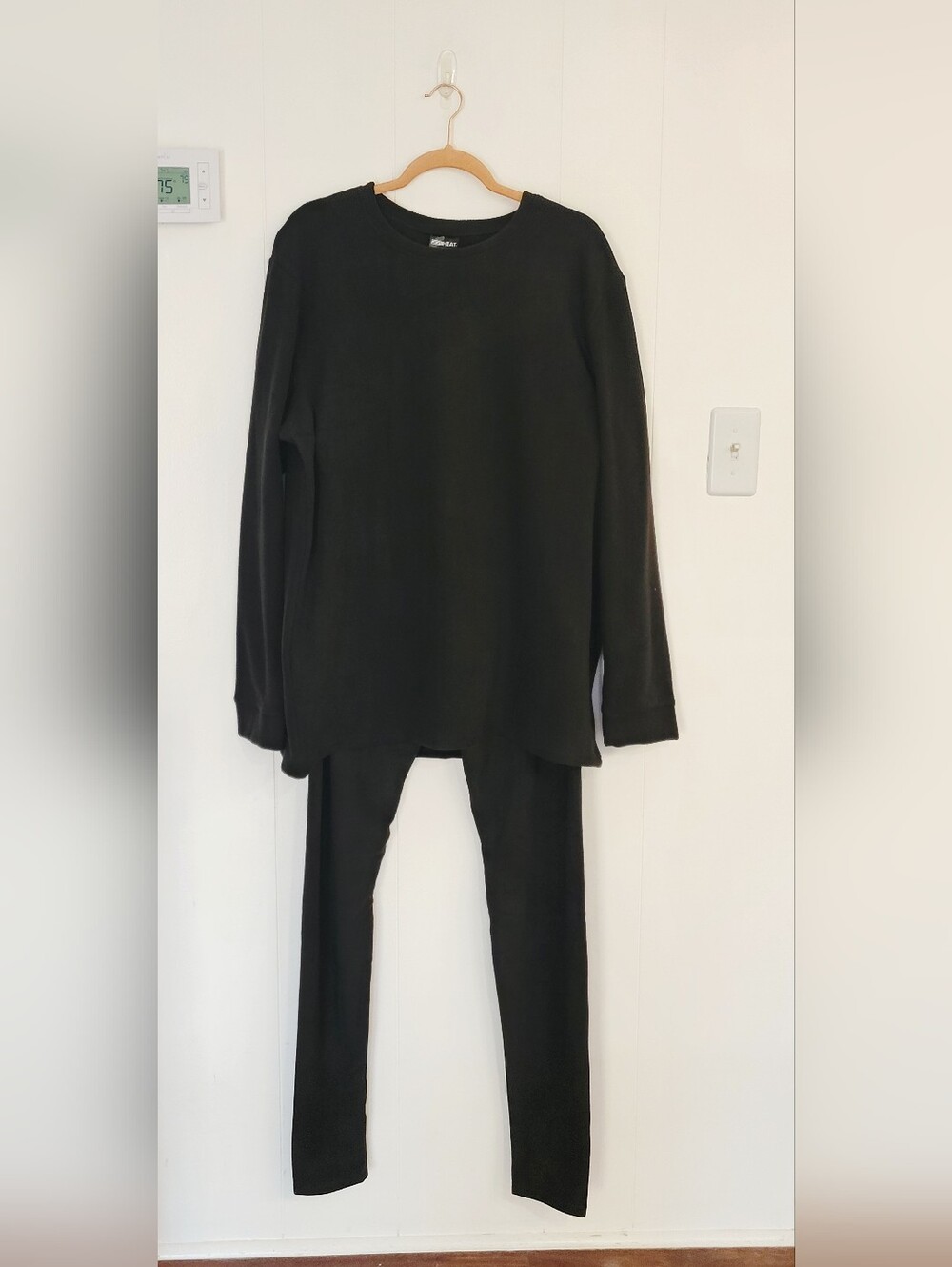 32 Degrees Black Long Sleeve Pullover Sweatshirt